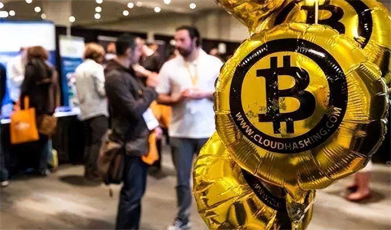 李笑来：曾拥有10万枚比特币<strong></p>
<p>今日比特币</strong>，套现135亿后，却称比特币是骗局