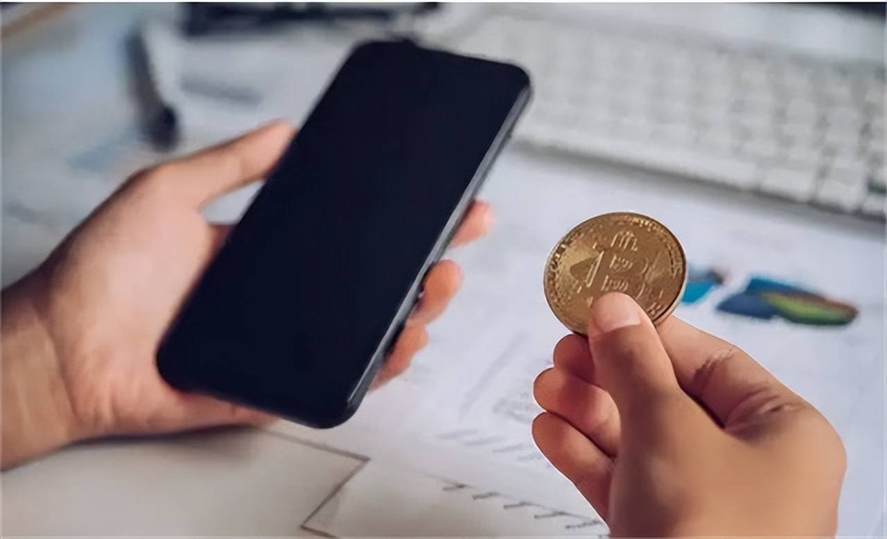 李笑来：曾拥有10万枚比特币<strong></p>
<p>今日比特币</strong>，套现135亿后，却称比特币是骗局