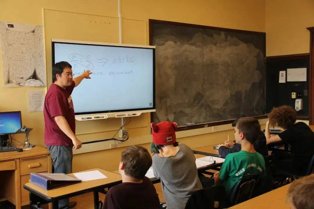 向学生介绍数学在现实世界中的应用