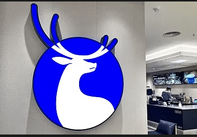 深夜大风暴！欧洲知名银行股价暴跌<strong></p>
<p>美股 交易时间</strong>，去年还是世界500强