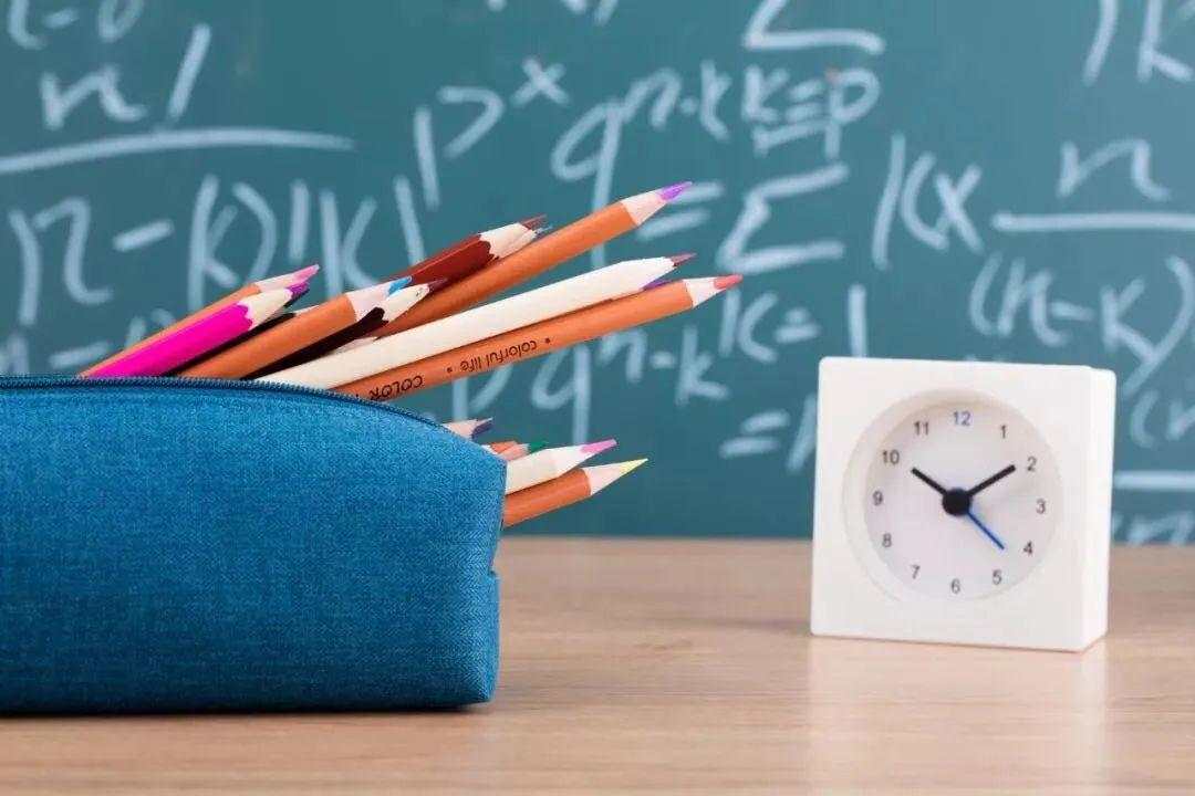 评论1+1：作业“九点熔断机制”，究竟该熔断啥