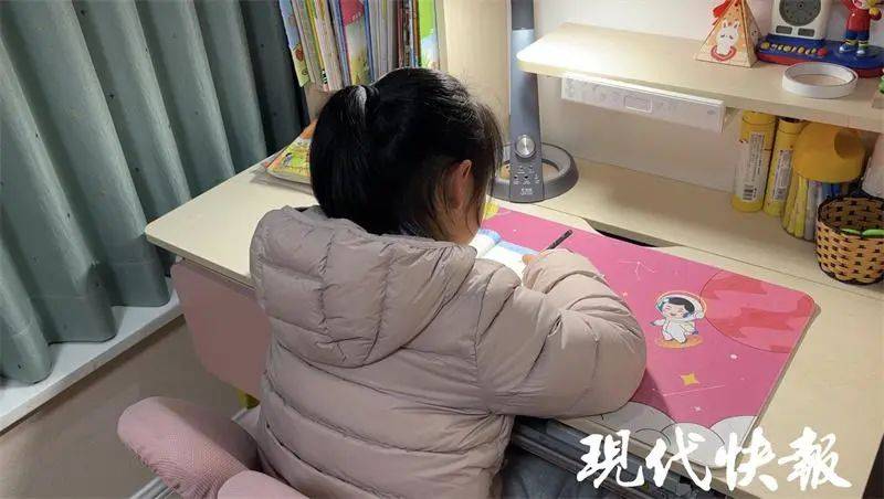 超时就停做<strong></p>
<p>美股熔断机制</strong>！一小学启用作业“九点熔断机制”