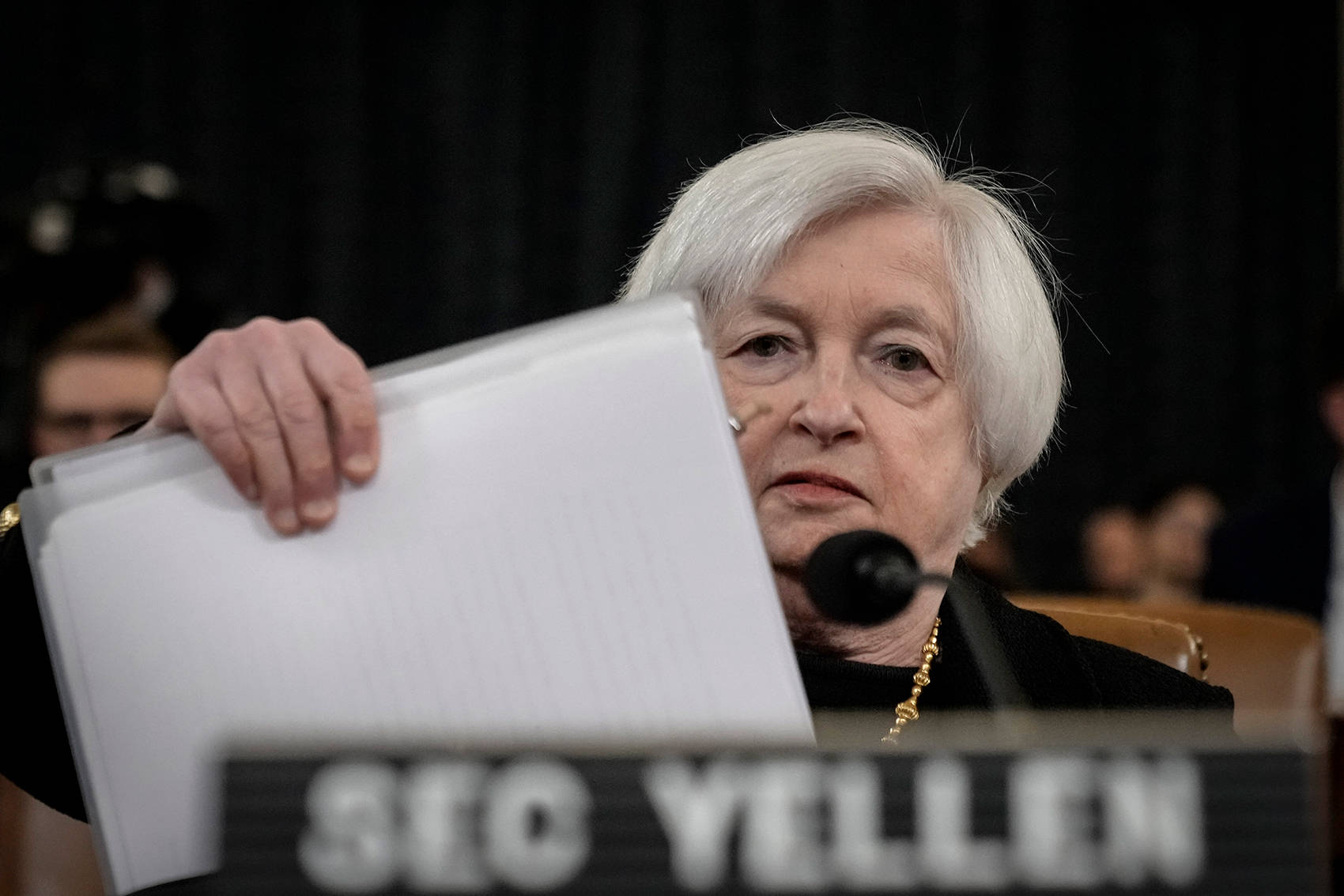 刚刚宣布：退市！美股全线跳水<strong></p>
<p>美股历史触发熔断</strong>，道指跌超400点！耶伦：美国或出现历史上首次债务违约……