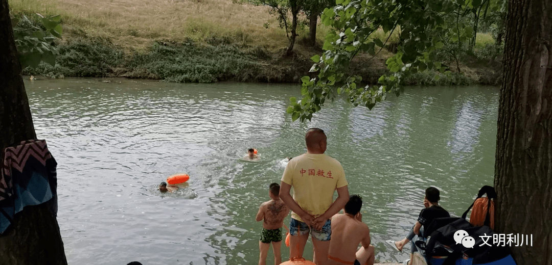 利川的他<strong></p>
<p>13年的虚拟币</strong>，13年救起100余人！