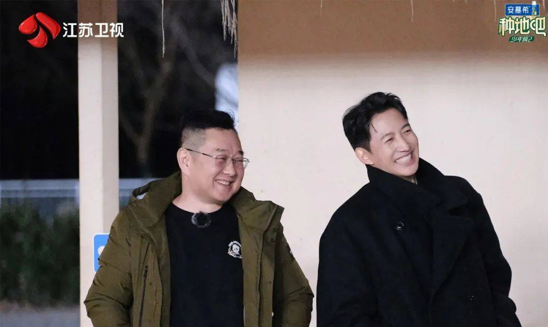 江苏卫视《种地吧2》王阳入乡随俗干活带劲 赵一博搭建水肥系统