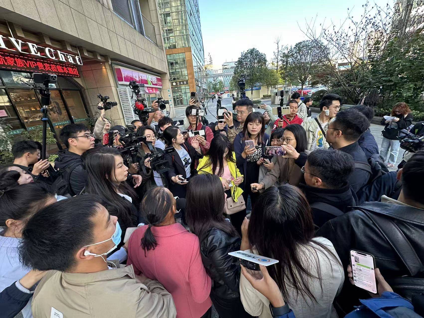 死刑！余华英拐卖儿童案重审宣判<strong></p>
<p>现在种虚拟币赚钱</strong>，其当庭表示上诉