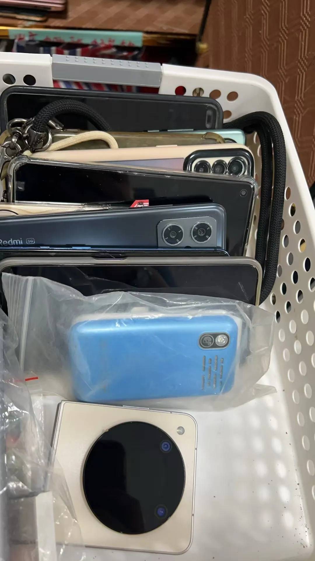 广州南站：900多台手机无人认领<strong></p>
<p>虚拟币价值排行</strong>！12306可查询