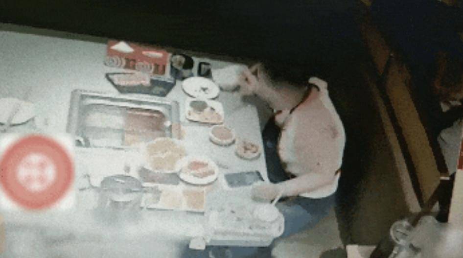 打两碗蘸料<strong></p>
<p>虚拟币价值排行</strong>，吃一碗毁一碗！女子投虫敲诈火锅店更多细节曝光