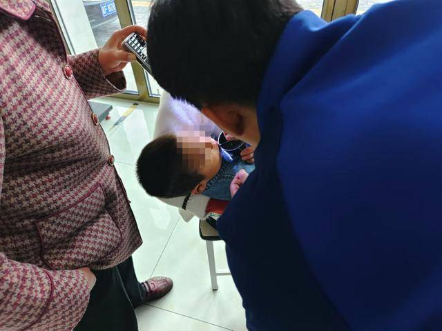 北京五岁男童把鱼钩放进嘴<strong></p>
<p>虚拟币下注</strong>，家长发现抱着孩子直奔消防站