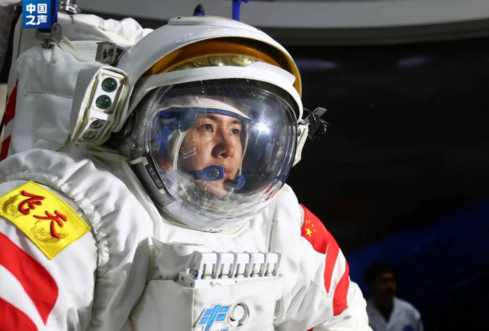 杨利伟飞天时王浩泽还在上初中<strong></p>
<p>虚拟币CSGO</strong>！90后女航天员：没有什么事情是女孩子不能做的