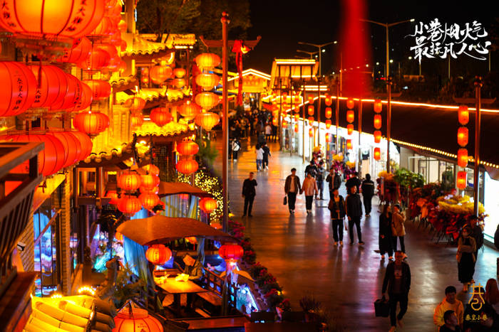 秦皇岛一网红夜市被指违规占用规划绿地却经营4年之久<strong></p>
<p>最新虚拟币发布</strong>，当地回应：无审批手续 | 刚调查