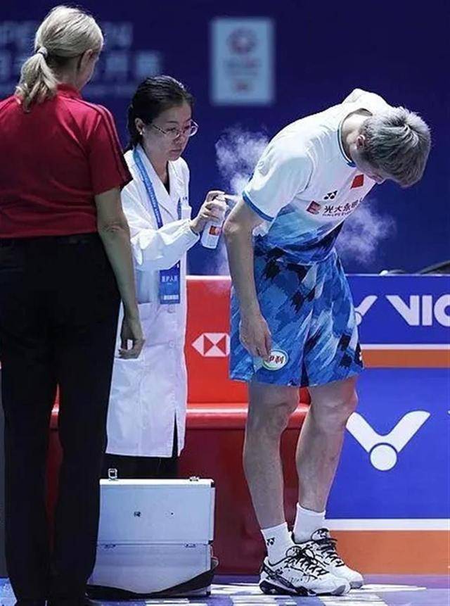 羽毛球世界第一石宇奇比赛中突发意外<strong></p>
<p>最新虚拟币发布</strong>，被担架抬走后留院观察