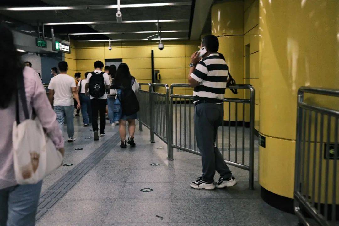 “地铁换乘路线比我的命还长”<strong></p>
<p>币交易平台</strong>，大城市通勤很难不被它逼疯