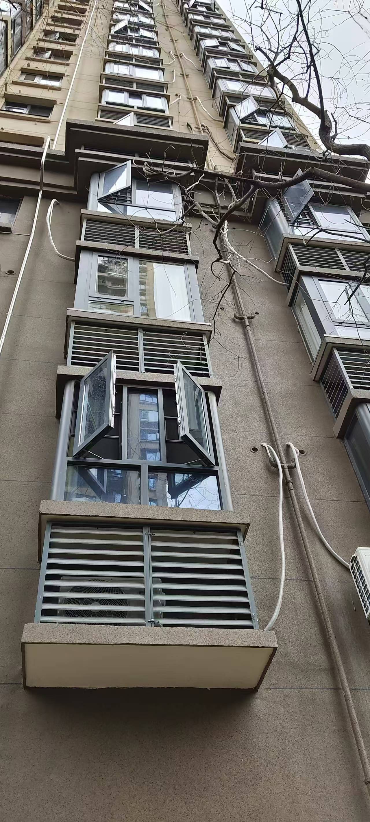 空调机位被楼下邻居占用<strong></p>
<p>虚拟币cpu挖矿</strong>，娄底女业主无法入住起诉索赔11万！邻居：我的也被占了