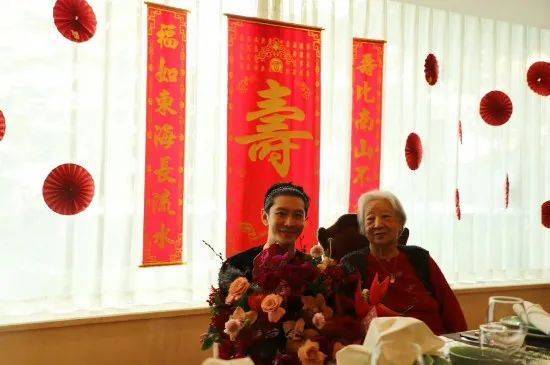 黄晓明发文：这是她最后一次紧紧攥着<strong></p>
<p>现在有多少种虚拟币</strong>我的手