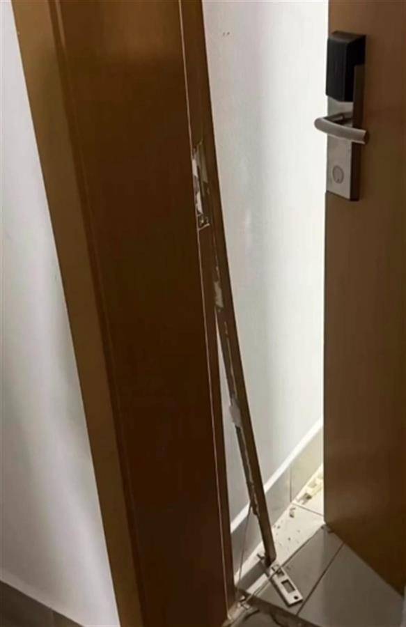 上海一高校男生晚上撞开女生寝室门<strong></p>
<p>虚拟币钱包 对接代码</strong>，校方：醉酒后走错了