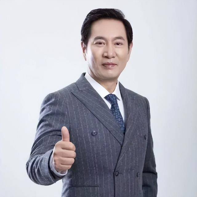 “坏人专业户”姚刚：一生无妻无子<strong></p>
<p>中国首款虚拟币龙币</strong>，如今53岁在千万豪宅一个人住