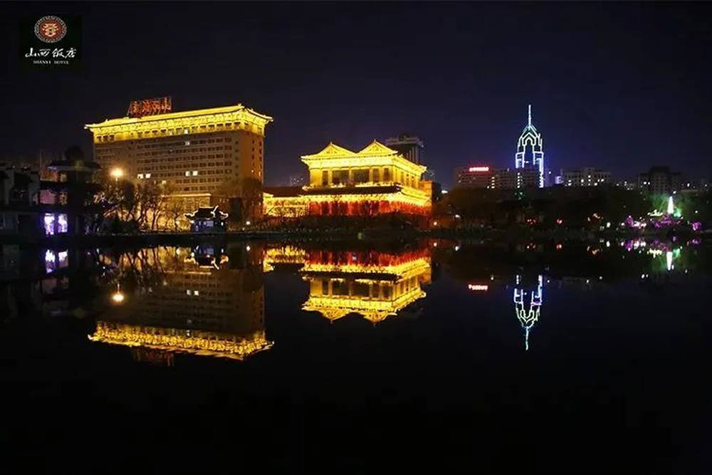 山西饭店上热搜<strong></p>
<p>中国首款虚拟币龙币</strong>！网友：啥？你们平时都搁这儿吃饭？