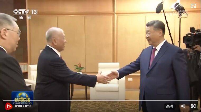 习近平会见何厚铧和崔世安