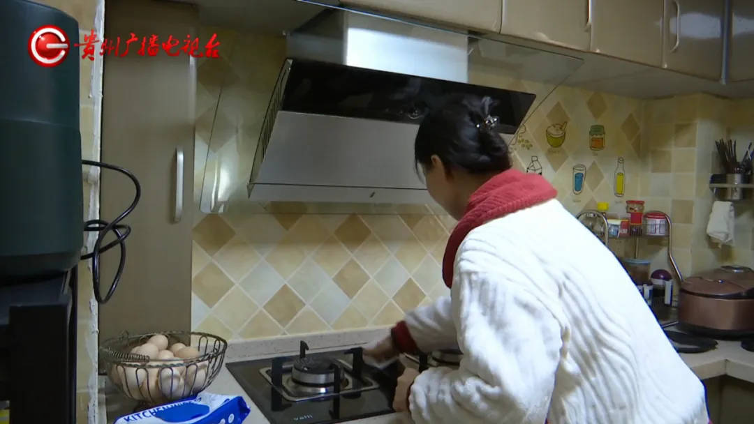 恶心坏了！贵阳一女子家中被扔进一颗“炸弹”<strong></p>
<p>虚拟币游戏挖矿赚钱</strong>，残羹剩饭炸开花