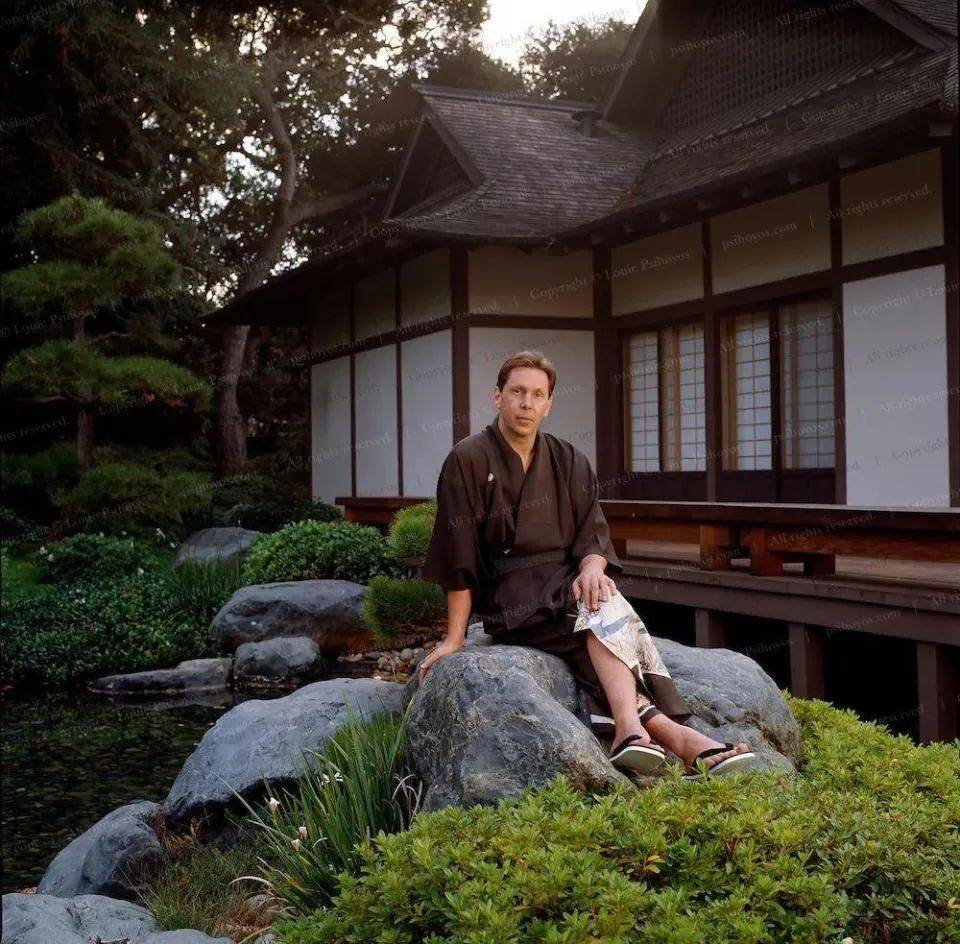 80岁的全球顶级富豪又结婚了<strong></p>
<p>虚拟币游戏挖矿赚钱</strong>！33岁的华裔妻子啥来头？