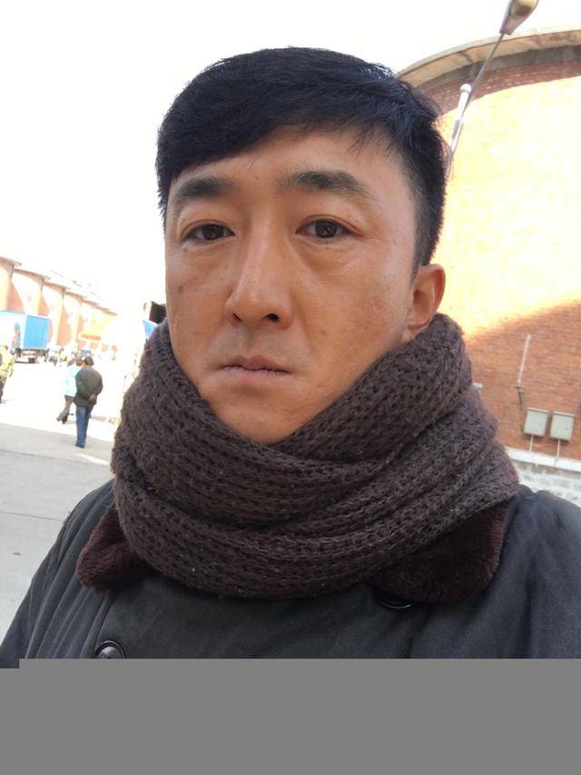 他是知名演员<strong></p>
<p>lisk虚拟币</strong>，40岁二胎得女，41岁突然离世将悲痛留给妻子与儿女