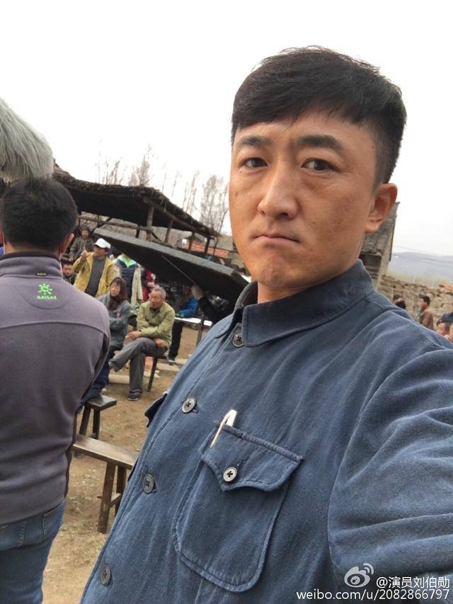 他是知名演员<strong></p>
<p>lisk虚拟币</strong>，40岁二胎得女，41岁突然离世将悲痛留给妻子与儿女