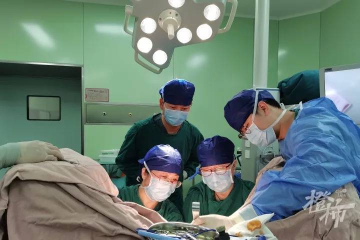 “我肚子里有个东西<strong></p>
<p>虚拟币dk</strong>，是活的！”浙江78岁奶奶一句话惊呆众人