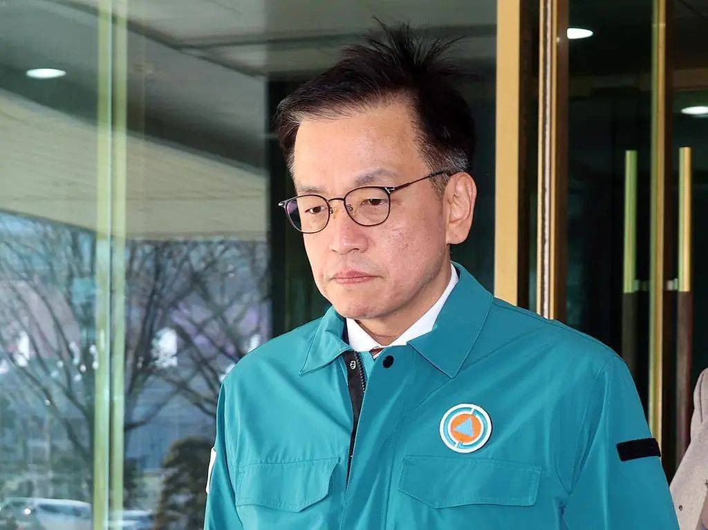 最新消息：黑匣子部分受损！179人遇难<strong></p>
<p>虚拟币dk</strong>，有人一家9口都在机上，济州航空CEO鞠躬道歉！航司：事发前已投保10亿美元责任保险赔偿