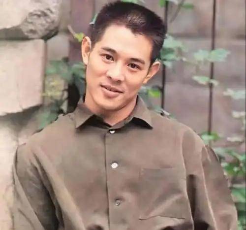 李连杰:后事一切从简<strong></p>
<p>洛克币虚拟货币</strong>，不用立碑也不用办丧事，树葬海葬都可以