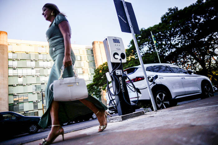 比亚迪巴西工厂建设工人：自己工资按月100%发放<strong></p>
<p>洛克币虚拟货币</strong>，“一切安好”