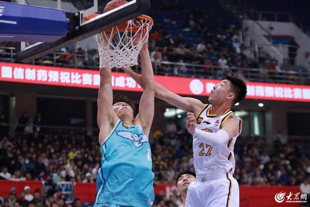 热血沸腾！青岛男篮最后三分钟14-0绝地翻盘<strong></p>
<p>b网</strong>，队史首次单赛季双杀辽宁