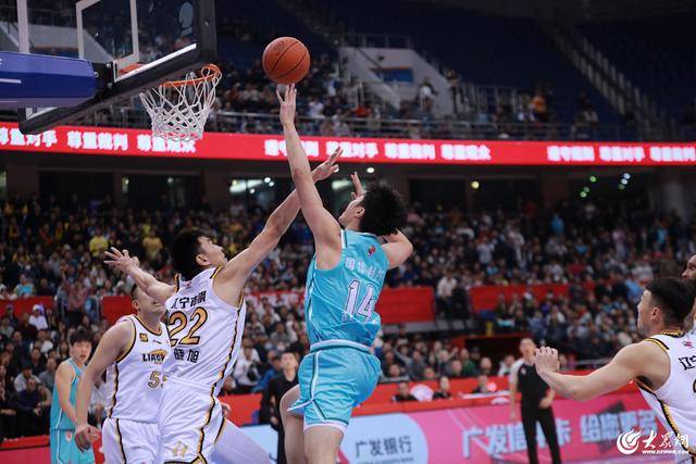 热血沸腾！青岛男篮最后三分钟14-0绝地翻盘<strong></p>
<p>b网</strong>，队史首次单赛季双杀辽宁