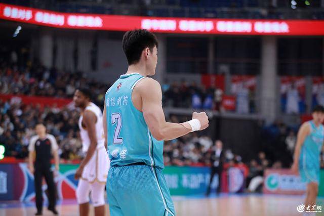 热血沸腾！青岛男篮最后三分钟14-0绝地翻盘<strong></p>
<p>b网</strong>，队史首次单赛季双杀辽宁