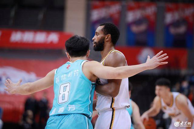热血沸腾！青岛男篮最后三分钟14-0绝地翻盘<strong></p>
<p>b网</strong>，队史首次单赛季双杀辽宁