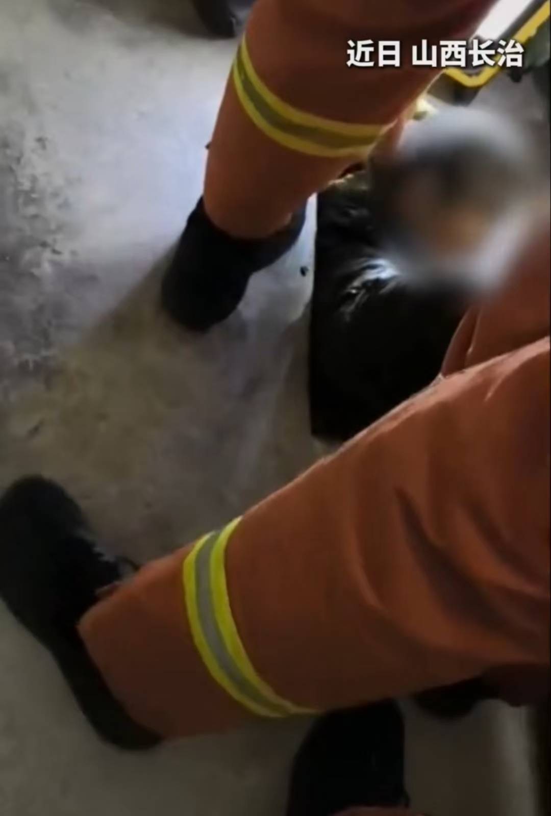 怕什么来什么！山西长治一女子掉进旱厕<strong></p>
<p>虚拟币取名字</strong>，消防员下到厕坑里救出