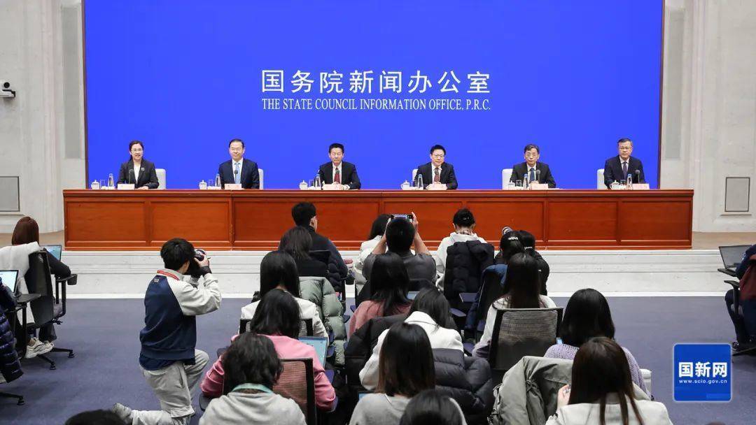 利好！央行发声：春节前批复500亿元<strong></p>
<p>期货源码</strong>，马上到位投资股市！吴清：外资是A股的重要资金来源