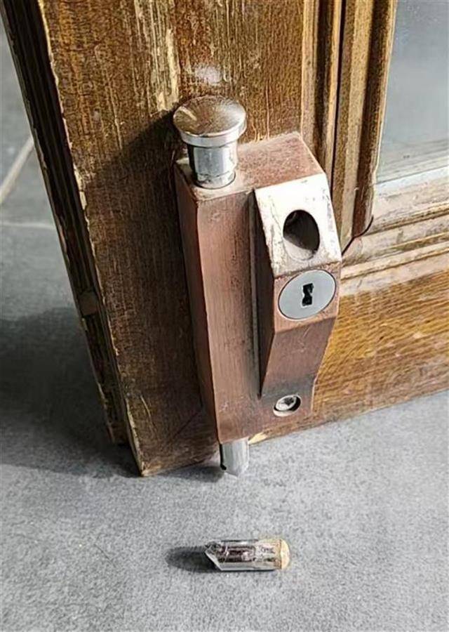 大同官方核查“店铺被撬锁开灯”事件<strong></p>
<p>代码</strong>,律师:撬锁入室涉嫌违法,且滥用行政权力