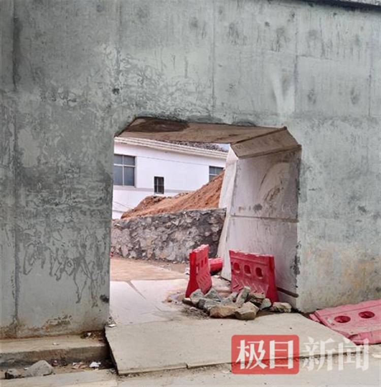 “没料到政府宁可多花钱让公路改道”<strong></p>
<p>合约</strong>，江西“最强钉子户”独守孤房