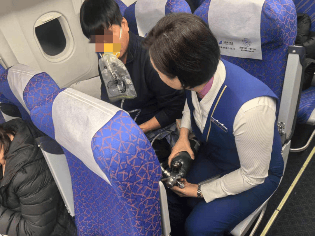 事发昨日凌晨<strong></p>
<p>电视机</strong>！飞往沈阳的“CZ6304”紧急备降