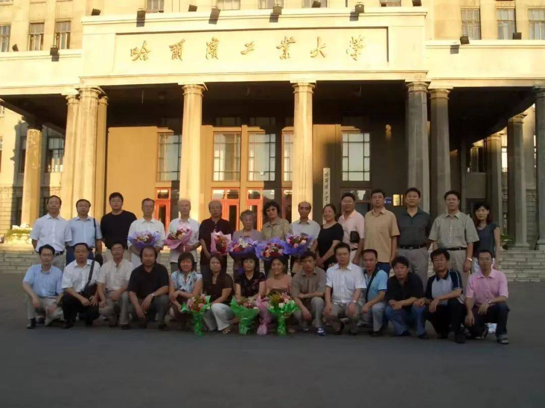 哈工大突发讣告<strong></p>
<p>电视机</strong>！她于9时20分逝世