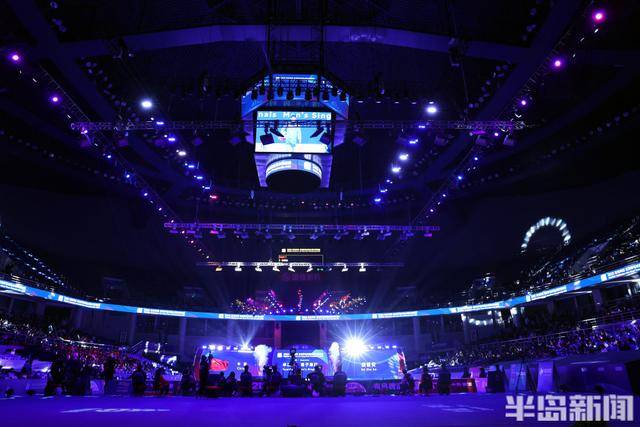 在青岛上演惊天大逆转！中国队3:2险胜日本队，挺进羽毛球亚团赛决赛