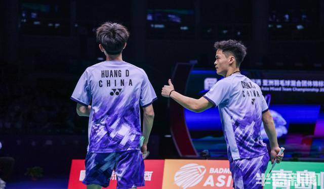 在青岛上演惊天大逆转！中国队3:2险胜日本队<strong></p>
<p>ltc</strong>，挺进羽毛球亚团赛决赛