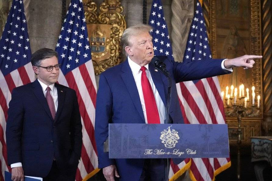 泽连斯基终于知道<strong></p>
<p>外盘原油开户</strong>，特朗普是得罪不起的，那怎么办呢？