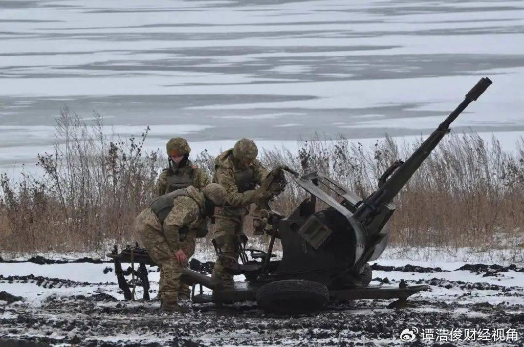 泽连斯基终于知道<strong></p>
<p>外盘原油开户</strong>，特朗普是得罪不起的，那怎么办呢？
