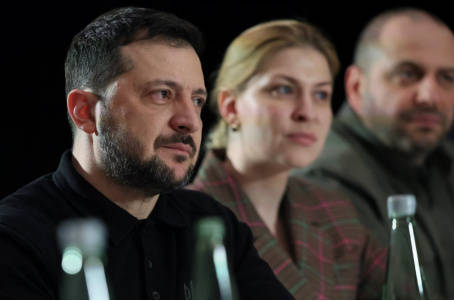 泽连斯基终于知道<strong></p>
<p>外盘原油开户</strong>，特朗普是得罪不起的，那怎么办呢？