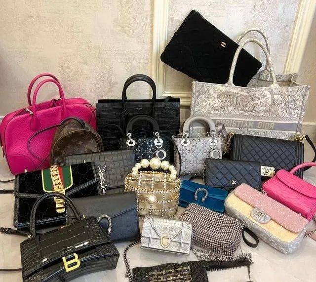 太疯狂<strong></p>
<p>原油鱼</strong>！上海一90后财务18个月挪用1400万！大牌包堆满整个屋子…