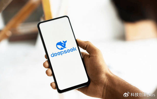 马斯克尴尬了<strong></p>
<p>原油鱼</strong>，20万显卡堆的Grok3，1天就被Deepseek打败了？