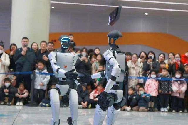 售价10万~65万<strong></p>
<p>轻质原油价格</strong>，销售一空！谁在抢购人形机器人