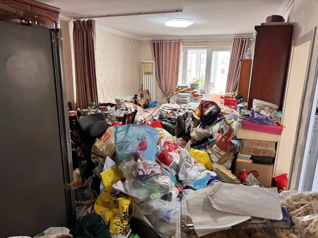 退休金超9000<strong></p>
<p>e原油</strong>，91岁老人家中却“垃圾成山”！原因心酸